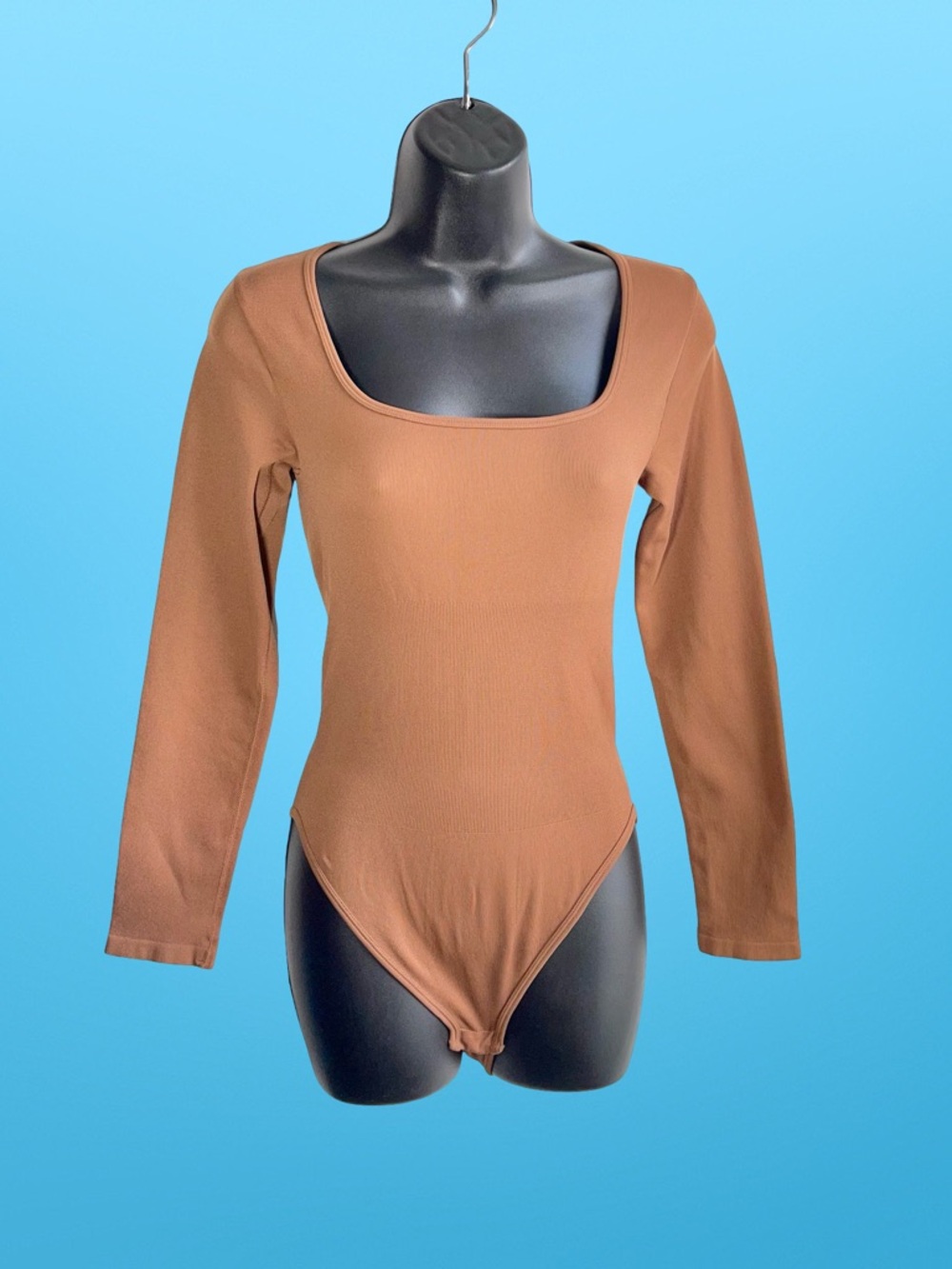OQQ Ribbed Seamless Coffee/Camel Long Sleeve Square-neck Bodysuit SzM